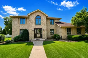 1429 Lakeview Dr, Schererville, IN 46375 - Photo 1