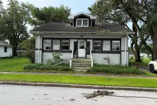107 W State St, Morocco, IN 47963 - Photo 1