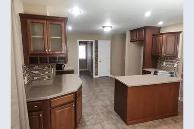325 Forsythia Street SE, Demotte, IN 46310 - Photo 7