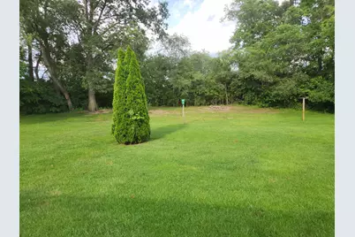 325 Forsythia Street SE, Demotte, IN 46310 - Photo 3