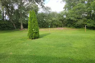 325 Forsythia St SE, Demotte, IN 46310 - Photo 3
