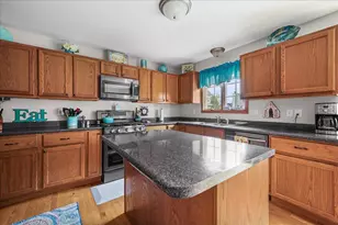 2252 Lennox Ln, Valparaiso, IN 46385 - Photo 11