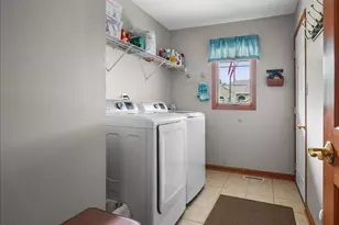 2252 Lennox Ln, Valparaiso, IN 46385 - Photo 17