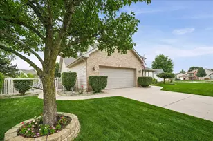 2252 Lennox Ln, Valparaiso, IN 46385 - Photo 5