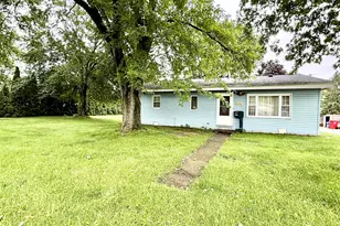 612 S West St, Winamac, IN 46996 - Photo 1