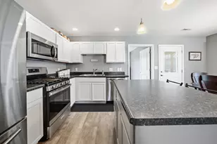 521 Blackstone Ct, Kouts, IN 46347 - Photo 5