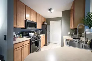 9835 Wildwood Cir, Munster, IN 46321 - Photo 5