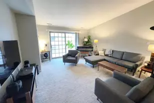 9835 Wildwood Cir, Munster, IN 46321 - Photo 3