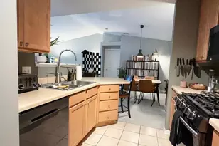 9835 Wildwood Cir, Munster, IN 46321 - Photo 7