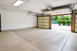 9835 Wildwood Cir, Munster, IN 46321 - Photo 17
