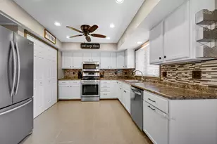 8569 Mathews St, Crown Point, IN 46307 - Photo 9