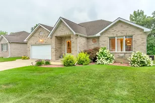 429 11th Circle SE, Demotte, IN 46310 - Photo 3