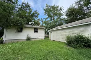 6657 Old Porter Rd, Portage, IN 46368 - Photo 17
