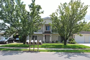 247 Barbara Jean Dr, Schererville, IN 46375 - Photo 3