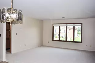 247 Barbara Jean Dr, Schererville, IN 46375 - Photo 9