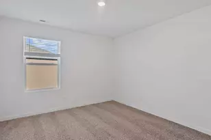 38 Maximillian Dr, Hobart, IN 46342 - Photo 23