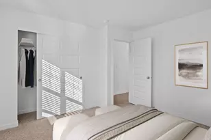 38 Maximillian Dr, Hobart, IN 46342 - Photo 11