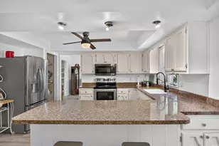 806 W 126th Ct, Crown Point, IN 46307 - Photo 9