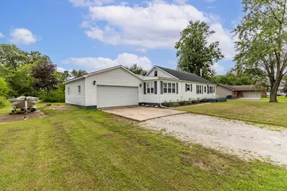 409 W Division Road, Demotte, IN 46310 - Photo 3