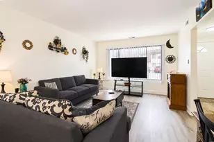 347 E 60th Dr, Merrillville, IN 46410 - Photo 5