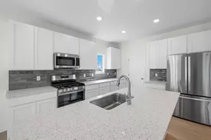 10413 Texas St, Crown Point, IN 46307 - Photo 9