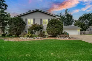 9776 W Oakridge Dr, Saint John, IN 46373 - Photo 1