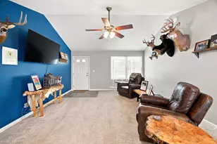 642 Park St, Remington, IN 47977 - Photo 3