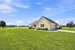 642 Park St, Remington, IN 47977 - Photo 39
