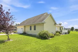 642 Park St, Remington, IN 47977 - Photo 41