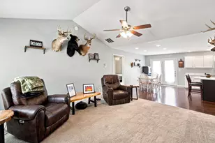 642 Park St, Remington, IN 47977 - Photo 5