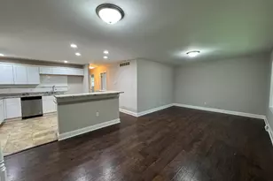 946 W 67th Pl, Merrillville, IN 46410 - Photo 5