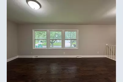 946 W 67th Place, Merrillville, IN 46410 - Photo 7