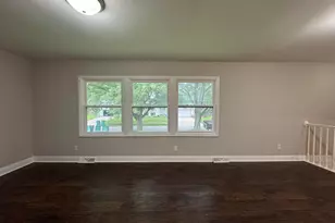 946 W 67th Pl, Merrillville, IN 46410 - Photo 7
