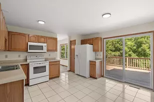 1308 W 82nd Pl, Merrillville, IN 46410 - Photo 9