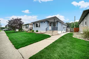 1325 Lake Ave, Whiting, IN 46394 - Photo 3