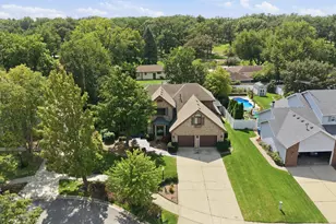 253 Fairfield Dr, Crown Point, IN 46307 - Photo 5