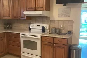 1018 Elm St SW, Demotte, IN 46310 - Photo 7
