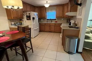1018 Elm St SW, Demotte, IN 46310 - Photo 5