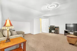 353 Taylor Ln, Valparaiso, IN 46383 - Photo 17
