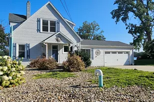 227 Lakeview Dr, Walkerton, IN 46574 - Photo 3