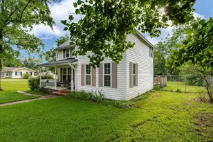 306 N High St, North Judson, IN 46366 - Photo 3