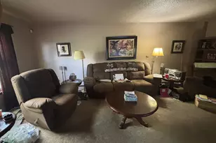 5305 Bluff View Dr, Indianapolis, IN 46217 - Photo 3