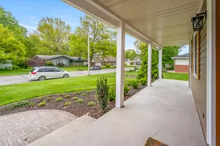 203 Mayfield Ave, Valparaiso, IN 46383 - Photo 5