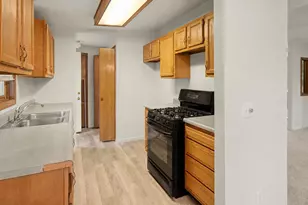 18 S Quinn St, Valparaiso, IN 46385 - Photo 9