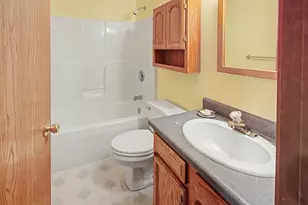 18 S Quinn St, Valparaiso, IN 46385 - Photo 13