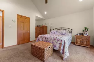 9021 Norris Dr, Hobart, IN 46342 - Photo 13