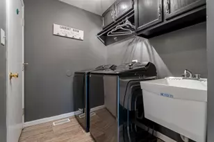 8956 Price Cir, Highland, IN 46322 - Photo 9