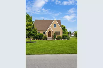 605 W Montgomery Street, Francesville, IN 47946 - Photo 1