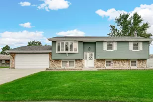 13 Lilac Dr, Dyer, IN 46311 - Photo 1