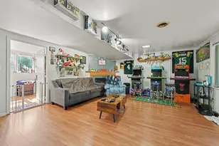 9328 Chestnut Ln, Munster, IN 46321 - Photo 5